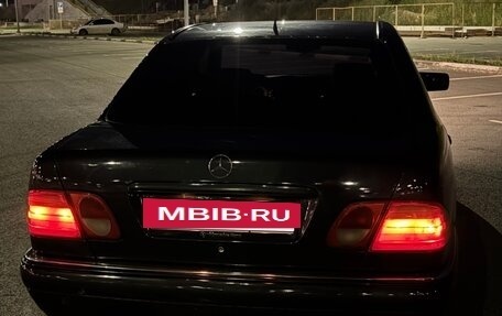 Mercedes-Benz E-Класс, 1996 год, 510 000 рублей, 4 фотография