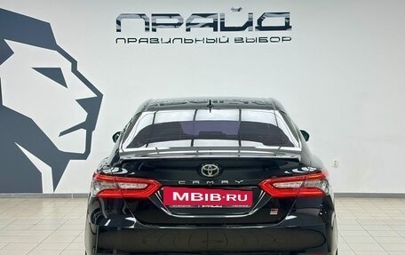 Toyota Camry, 2021 год, 3 300 000 рублей, 4 фотография