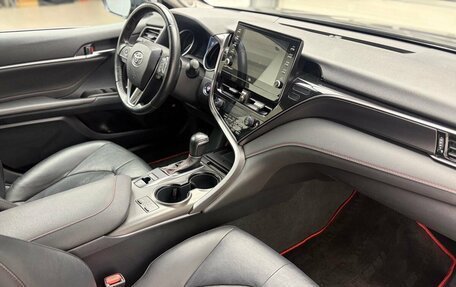 Toyota Camry, 2021 год, 3 300 000 рублей, 26 фотография