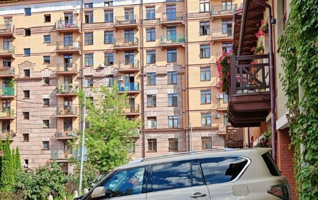 Nissan Patrol, 2011 год, 2 000 000 рублей, 11 фотография