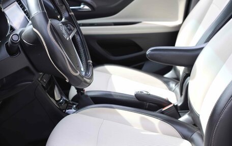 Buick Encore I, 2019 год, 1 175 200 рублей, 12 фотография