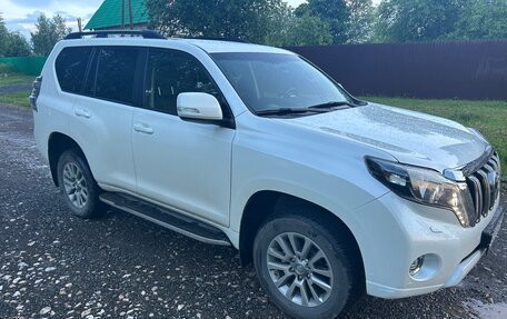 Toyota Land Cruiser Prado 150 рестайлинг 2, 2017 год, 3 790 000 рублей, 10 фотография
