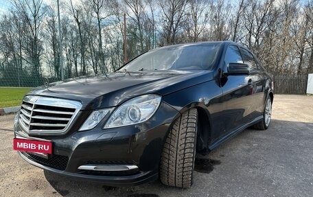 Mercedes-Benz E-Класс, 2013 год, 1 250 000 рублей, 5 фотография