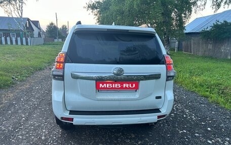 Toyota Land Cruiser Prado 150 рестайлинг 2, 2017 год, 3 790 000 рублей, 7 фотография