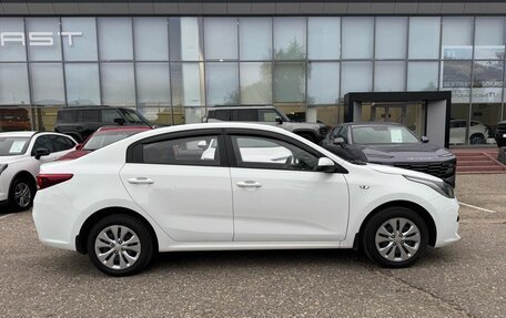 KIA Rio IV, 2018 год, 1 349 000 рублей, 3 фотография