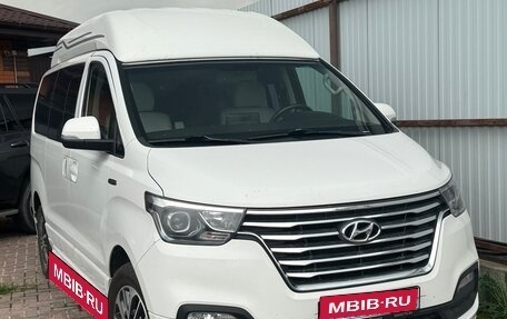 Hyundai Grand Starex Grand Starex I рестайлинг 2, 2019 год, 4 150 000 рублей, 1 фотография