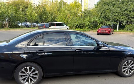 Mercedes-Benz E-Класс, 2019 год, 4 000 000 рублей, 4 фотография
