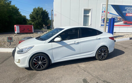 Hyundai Solaris II рестайлинг, 2013 год, 770 000 рублей, 4 фотография