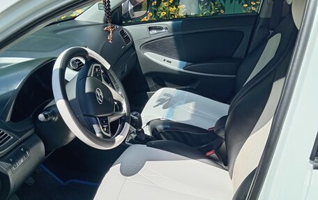 Hyundai Solaris II рестайлинг, 2013 год, 770 000 рублей, 12 фотография