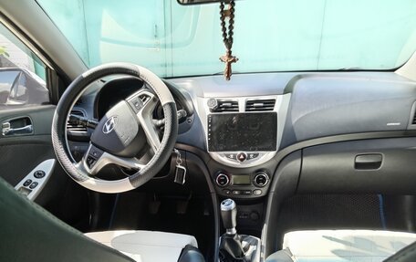 Hyundai Solaris II рестайлинг, 2013 год, 770 000 рублей, 13 фотография