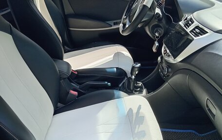 Hyundai Solaris II рестайлинг, 2013 год, 770 000 рублей, 9 фотография