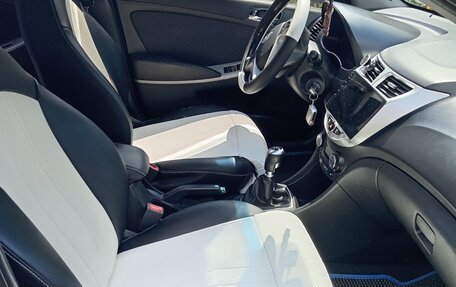 Hyundai Solaris II рестайлинг, 2013 год, 770 000 рублей, 10 фотография