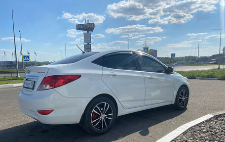 Hyundai Solaris II рестайлинг, 2013 год, 770 000 рублей, 5 фотография