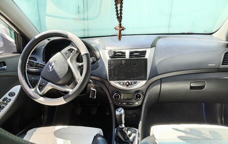 Hyundai Solaris II рестайлинг, 2013 год, 770 000 рублей, 8 фотография