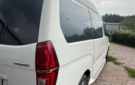 Hyundai Grand Starex Grand Starex I рестайлинг 2, 2019 год, 4 150 000 рублей, 2 фотография