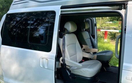 Hyundai Grand Starex Grand Starex I рестайлинг 2, 2019 год, 4 150 000 рублей, 7 фотография