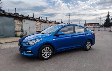 Hyundai Solaris II рестайлинг, 2017 год, 1 050 000 рублей, 1 фотография