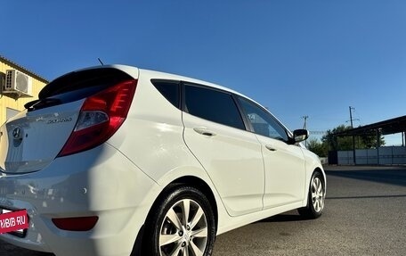 Hyundai Solaris II рестайлинг, 2011 год, 900 000 рублей, 3 фотография
