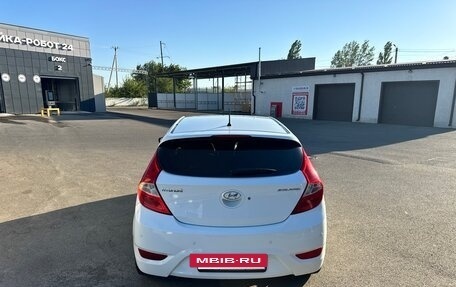 Hyundai Solaris II рестайлинг, 2011 год, 900 000 рублей, 4 фотография