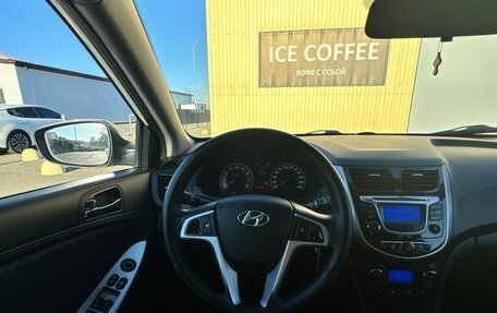 Hyundai Solaris II рестайлинг, 2011 год, 900 000 рублей, 8 фотография