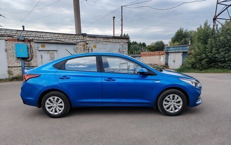 Hyundai Solaris II рестайлинг, 2017 год, 1 050 000 рублей, 5 фотография