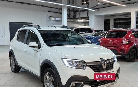 Renault Sandero II рестайлинг, 2021 год, 1 359 000 рублей, 2 фотография