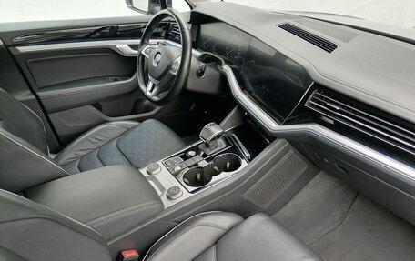 Volkswagen Touareg III, 2019 год, 4 550 000 рублей, 9 фотография