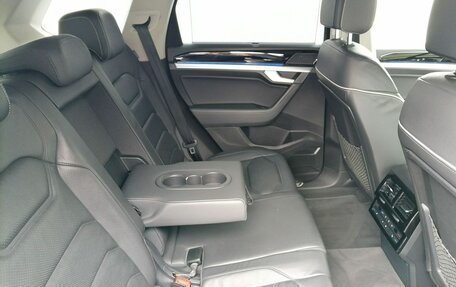 Volkswagen Touareg III, 2019 год, 4 550 000 рублей, 10 фотография