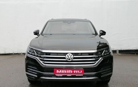 Volkswagen Touareg III, 2019 год, 4 550 000 рублей, 2 фотография