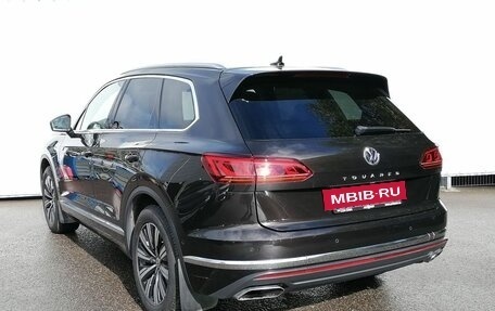 Volkswagen Touareg III, 2019 год, 4 550 000 рублей, 7 фотография