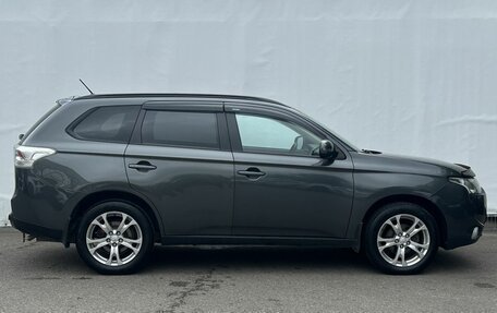 Mitsubishi Outlander III рестайлинг 3, 2013 год, 1 470 000 рублей, 4 фотография