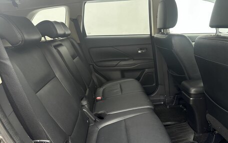 Mitsubishi Outlander III рестайлинг 3, 2013 год, 1 470 000 рублей, 14 фотография