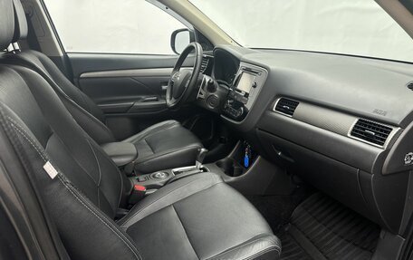 Mitsubishi Outlander III рестайлинг 3, 2013 год, 1 470 000 рублей, 13 фотография