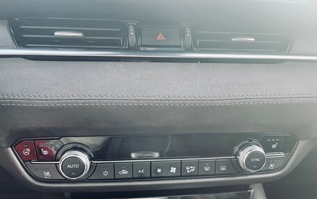 Mazda 6, 2018 год, 1 900 000 рублей, 10 фотография