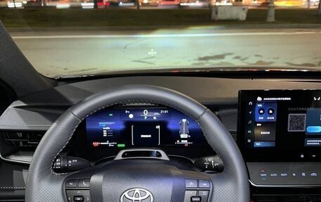 Toyota Camry, 2025 год, 3 820 000 рублей, 5 фотография