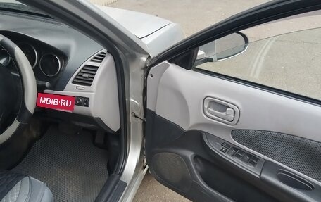 Nissan Wingroad III, 2002 год, 450 000 рублей, 13 фотография