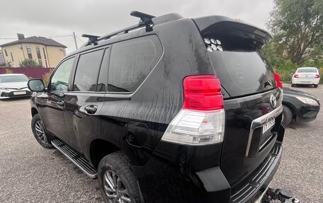 Toyota Land Cruiser Prado 150 рестайлинг 2, 2011 год, 2 100 000 рублей, 4 фотография