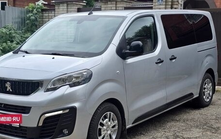 Peugeot Traveller I, 2020 год, 3 100 000 рублей, 2 фотография