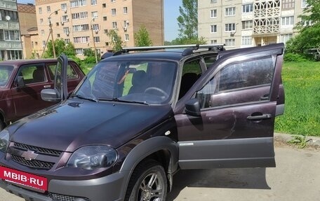 Chevrolet Niva I рестайлинг, 2012 год, 450 000 рублей, 24 фотография
