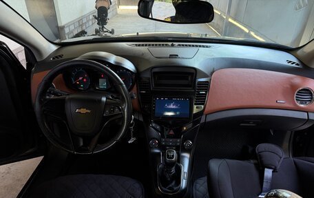 Chevrolet Cruze II, 2011 год, 670 000 рублей, 7 фотография