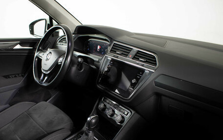 Volkswagen Tiguan II, 2019 год, 3 265 000 рублей, 10 фотография
