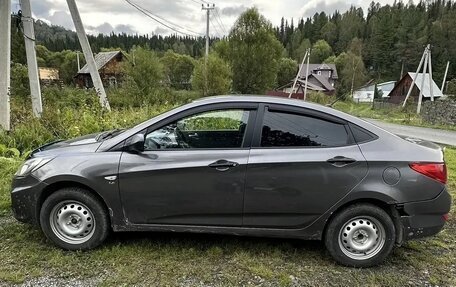 Hyundai Solaris II рестайлинг, 2011 год, 550 000 рублей, 2 фотография