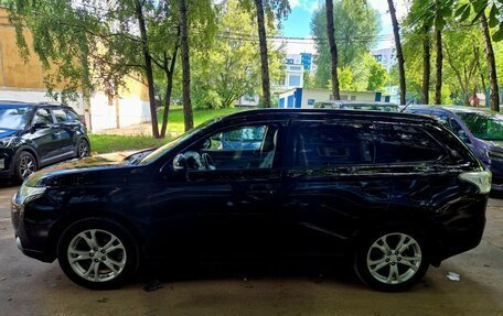 Mitsubishi Outlander III рестайлинг 3, 2013 год, 1 400 000 рублей, 4 фотография