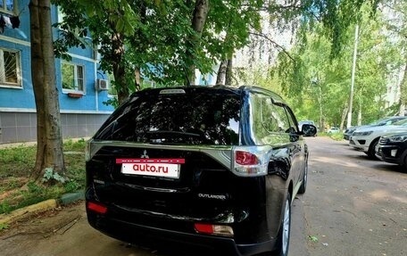 Mitsubishi Outlander III рестайлинг 3, 2013 год, 1 400 000 рублей, 6 фотография