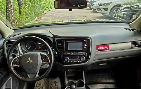 Mitsubishi Outlander III рестайлинг 3, 2013 год, 1 400 000 рублей, 12 фотография