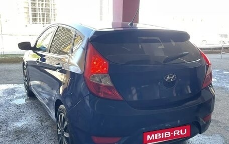 Hyundai Solaris II рестайлинг, 2012 год, 700 000 рублей, 2 фотография