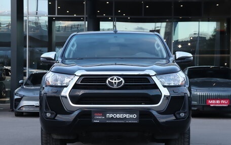 Toyota Hilux VIII, 2020 год, 4 890 000 рублей, 2 фотография