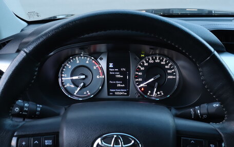 Toyota Hilux VIII, 2020 год, 4 890 000 рублей, 11 фотография