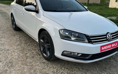 Volkswagen Passat B7, 2012 год, 1 050 000 рублей, 2 фотография
