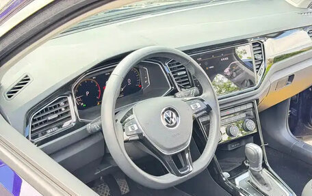 Volkswagen T-Roc I, 2022 год, 1 833 700 рублей, 7 фотография